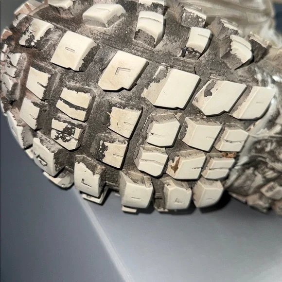 Balenciaga DESTROYED defender sz 46 - Picture 5 of 16